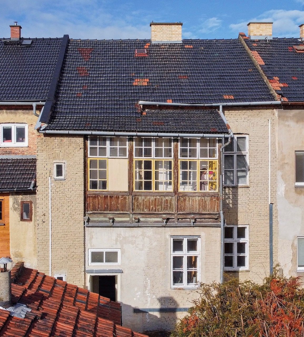 V předu byznys v zadu párty – Msgr. Šrámka 26, Nový Jičín – před rekonstrukcí